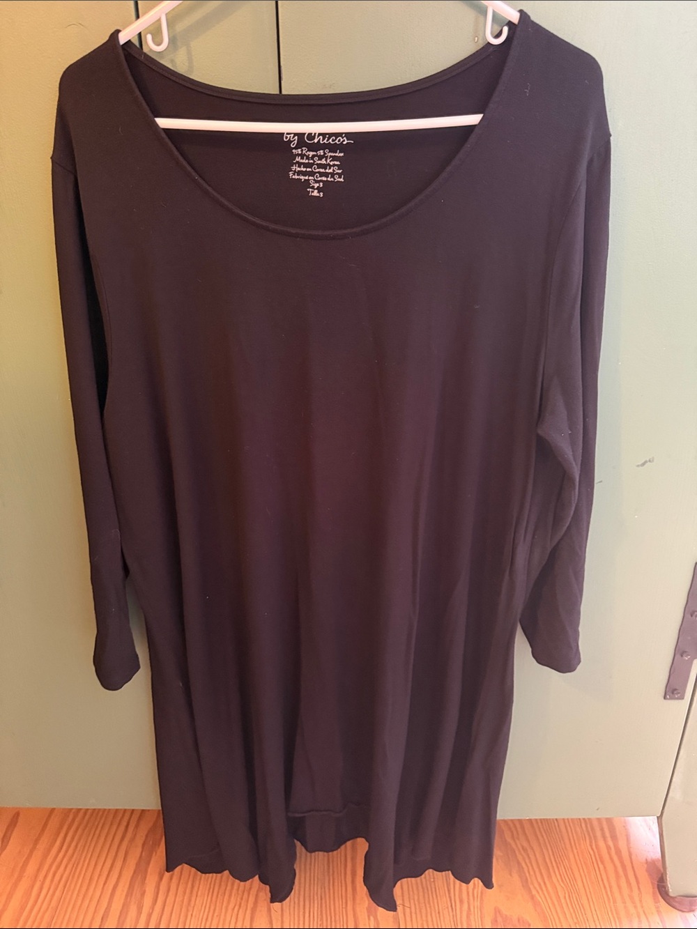 Chico's Black Scoop Neck Tunic Top